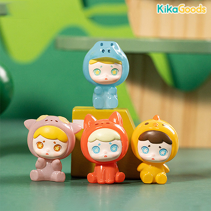 105010964 Laura With Feeding Set On